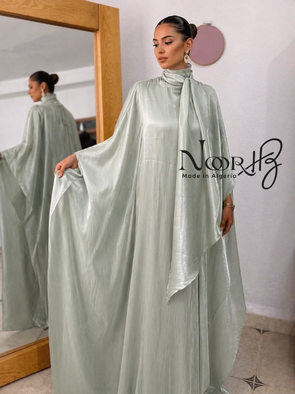 Caftan vert satiné